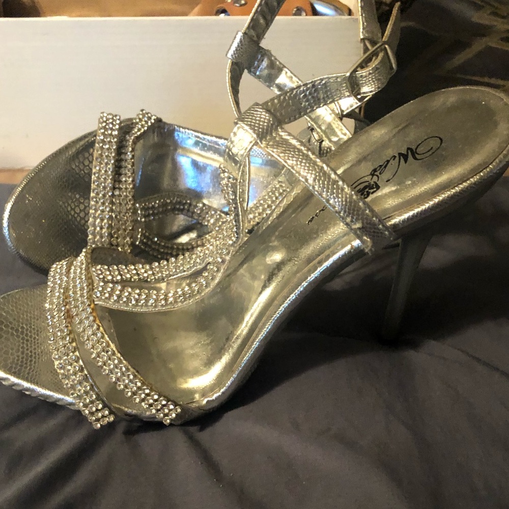 Women's shoes